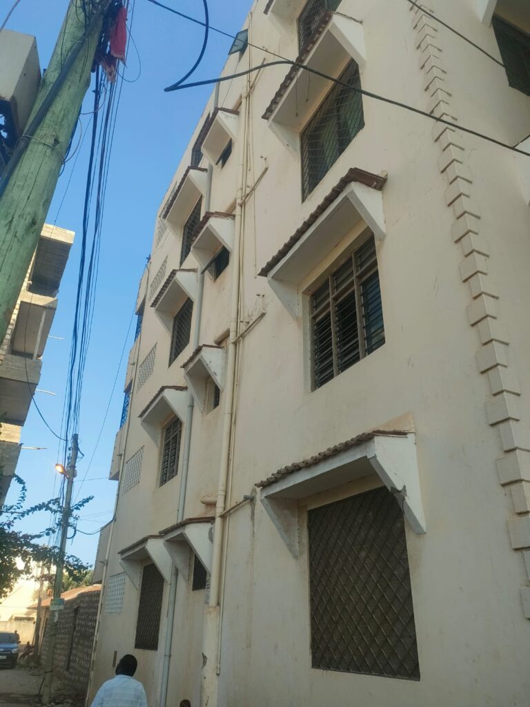 ratna aquare apartment